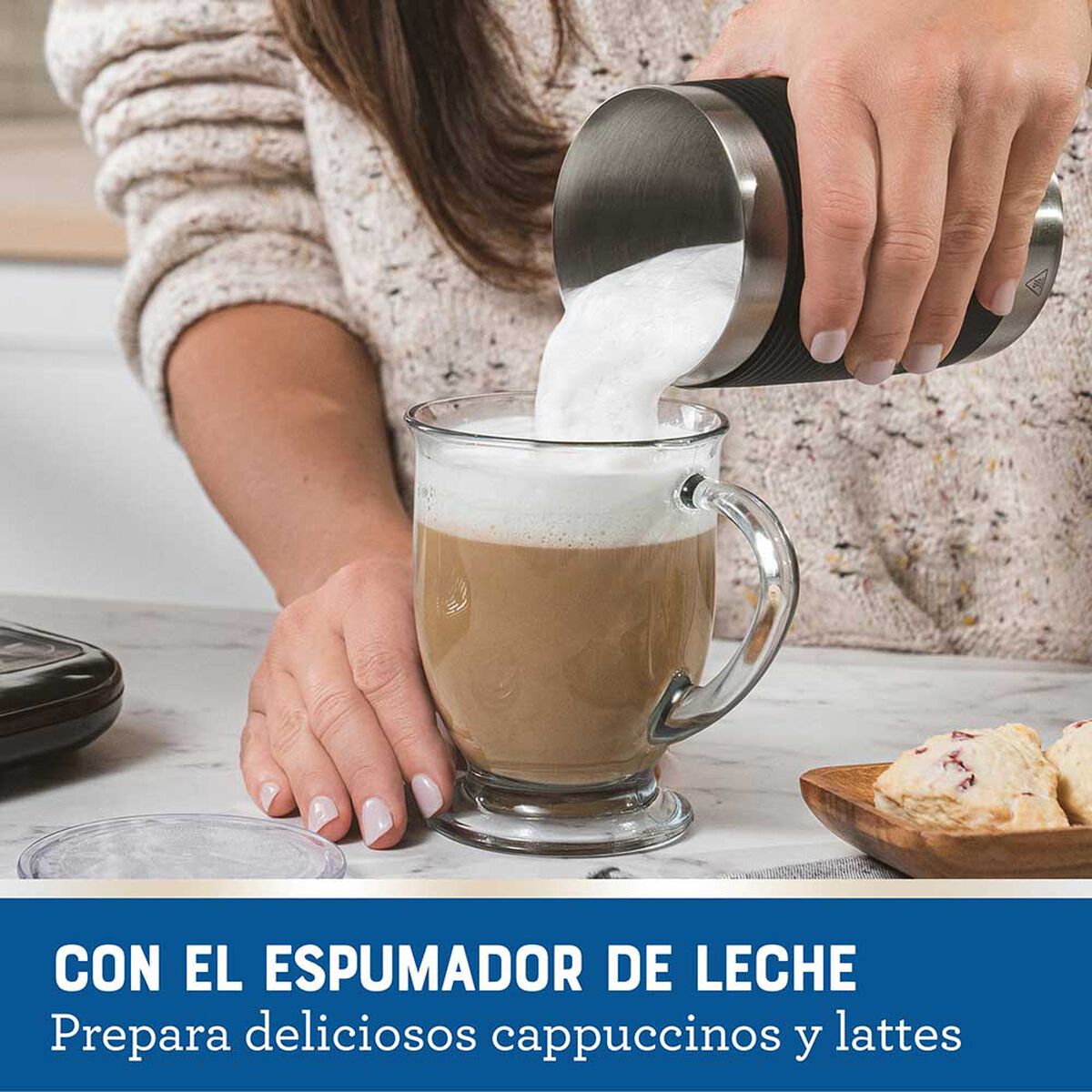 Cafetera Latte Oster BVSTDC02B con Espumador 650 ml