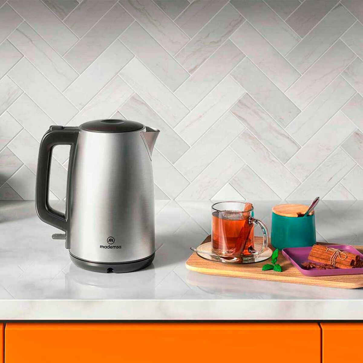 Hervidor El&eacute;ctrico Mademsa MEK25 1,7 lts.