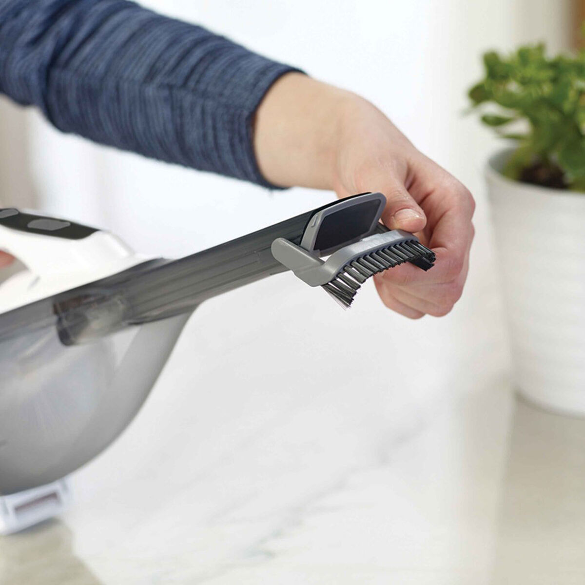 Aspiradora Inalámbrica Black & Decker HLVA325J10-B2C