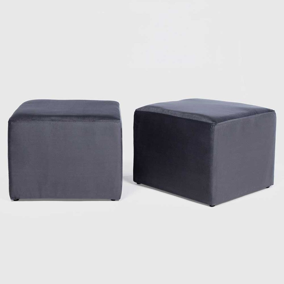 Juego de Living Almore Paris 3 Cuerpos + Dos Pouf 1 Cuerpo Negro
