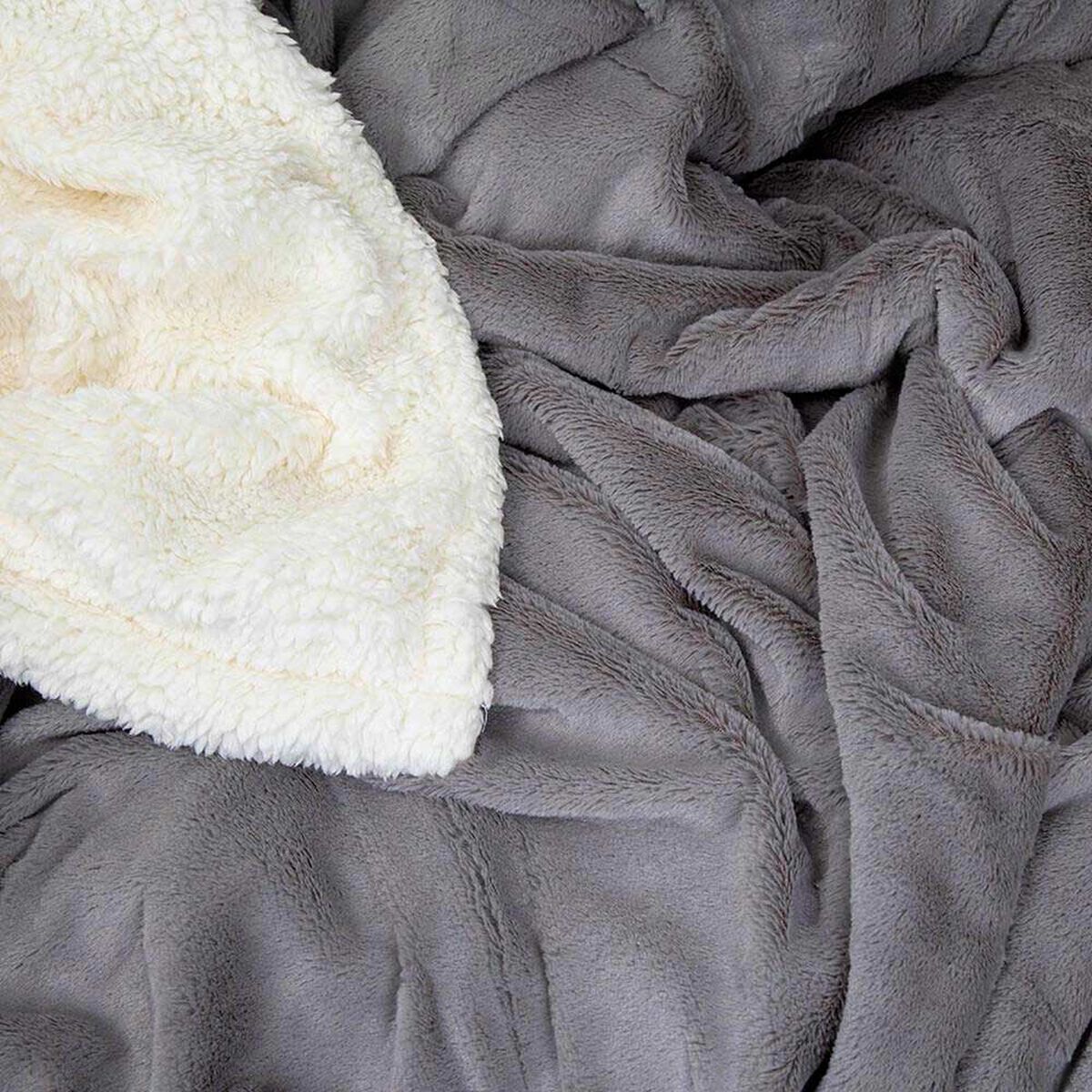 Manta de Poli&eacute;ster Doral 127 x 152 cm Fluffy Gris
