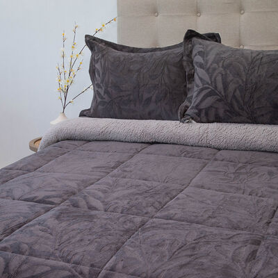 Cubrecama Doral Super King Gris Outboss Sherpa