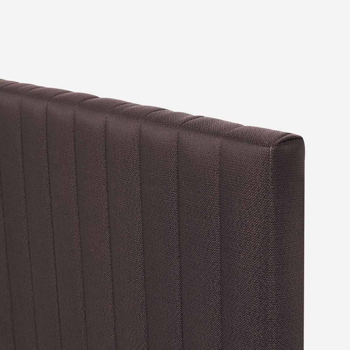 Cama Europea Rosen 2 Plazas New Style 4 + Respaldo + 2 Veladores Caf&eacute;