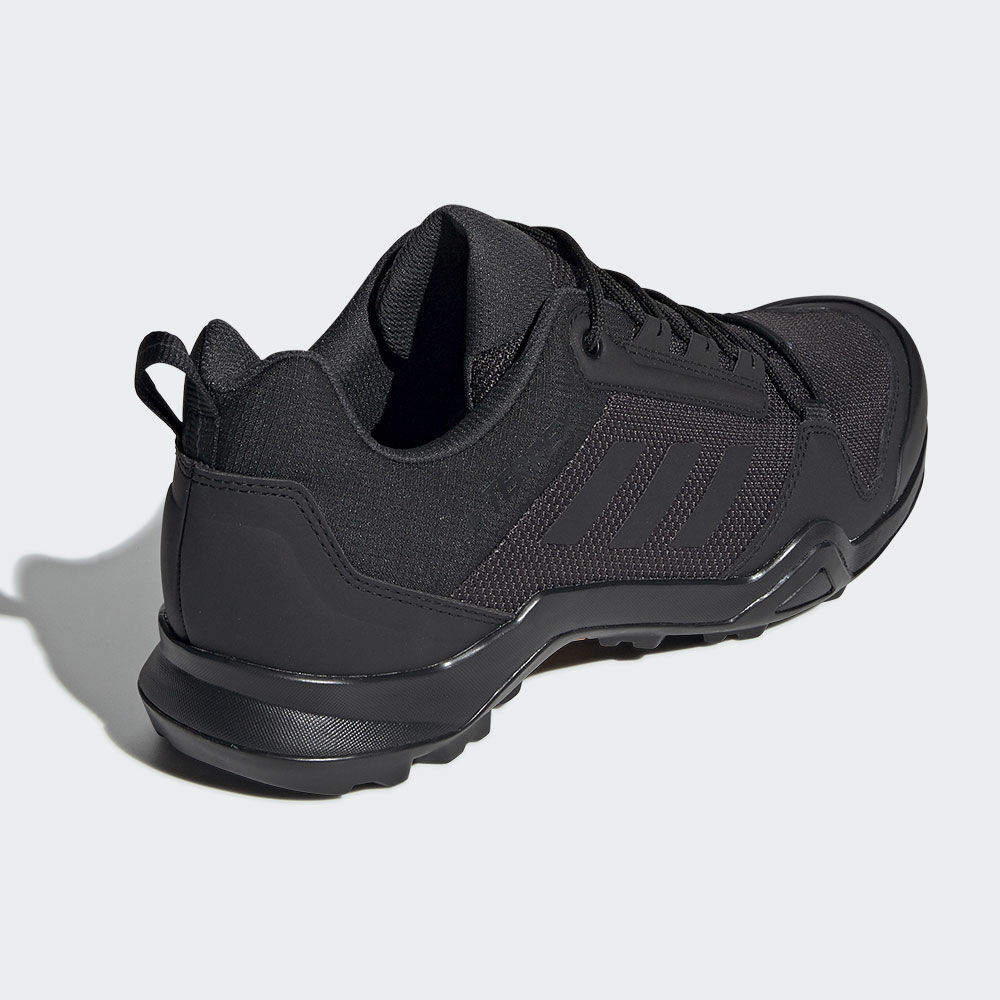 zapatillas adidas en la polar