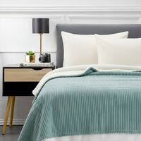 Frazada Flannel Acanalada Sherpa Zibel 1,5 Plazas Verde, Moca