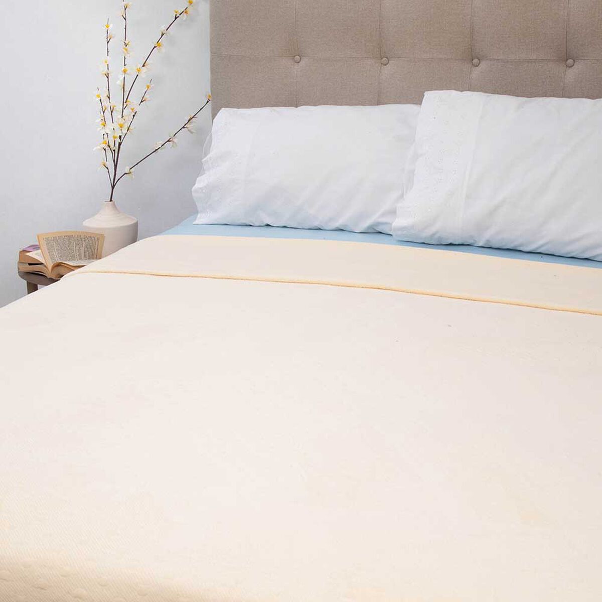 Frazada Poliéster Doral 2 Plazas Deluxe Crudo