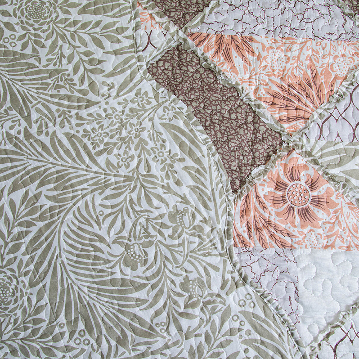 Quilt Doral Patchwork con Aplicaci&oacute;n Deluxe Compose D3 2 Plazas