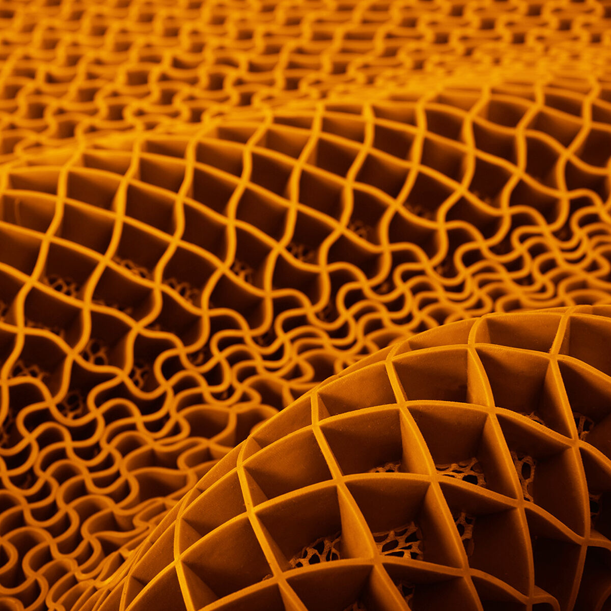 Cama Europea CIC Base Dividida 2 Plazas Bee Comfort + Respaldo + 2 Veladores