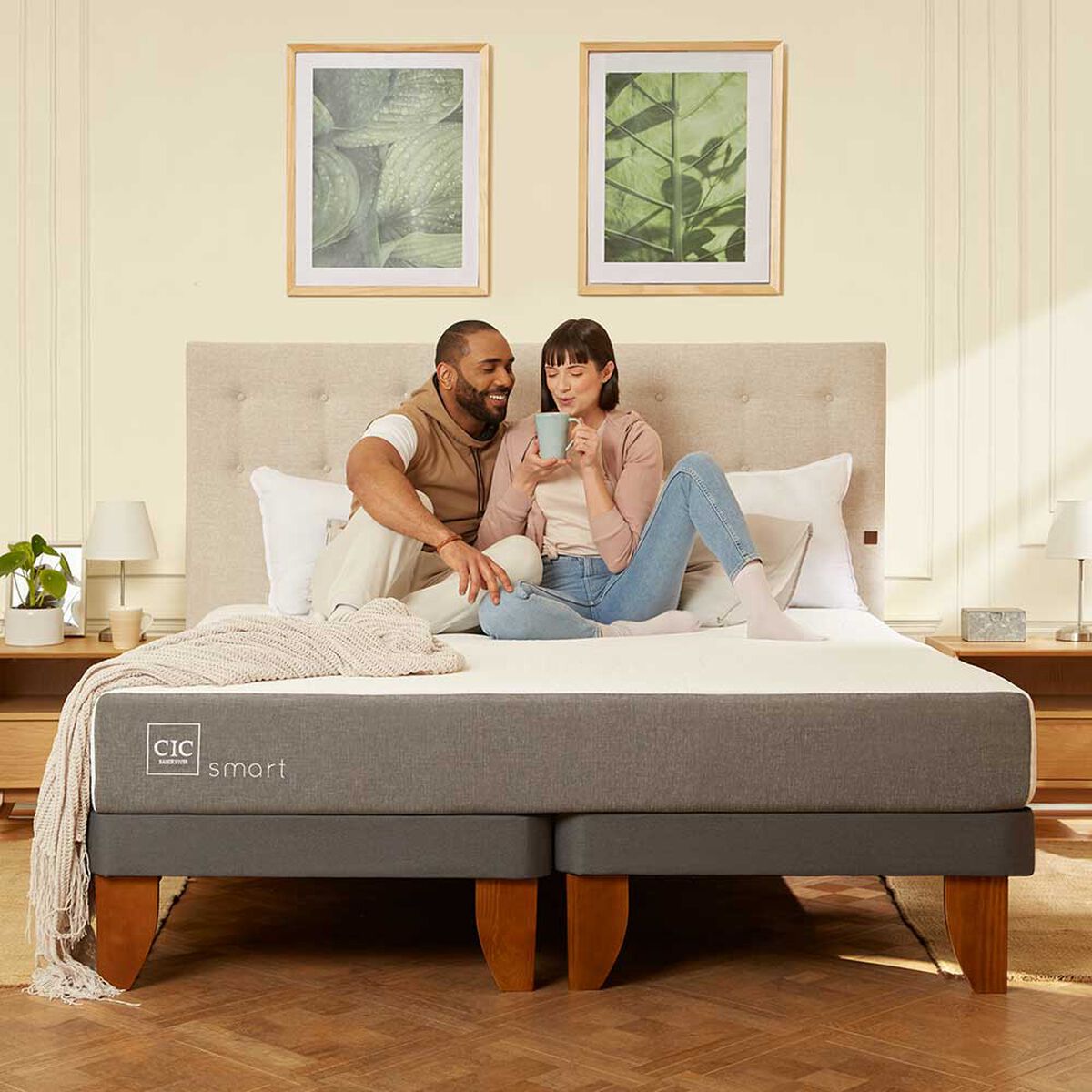 Cama Europea CIC 1,5 Plazas Smart + Respaldo Tapizado Eufrates + Velador Niger