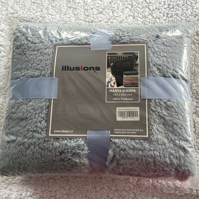 Imagen 2 del producto Manta Sherpa Illusions Celeste 125 x 150 cm