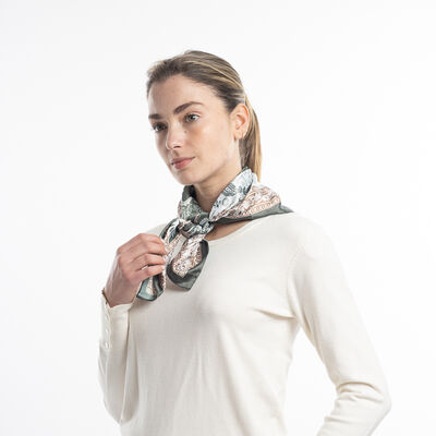 Pa&ntilde;uelo Verde Mujer Bside