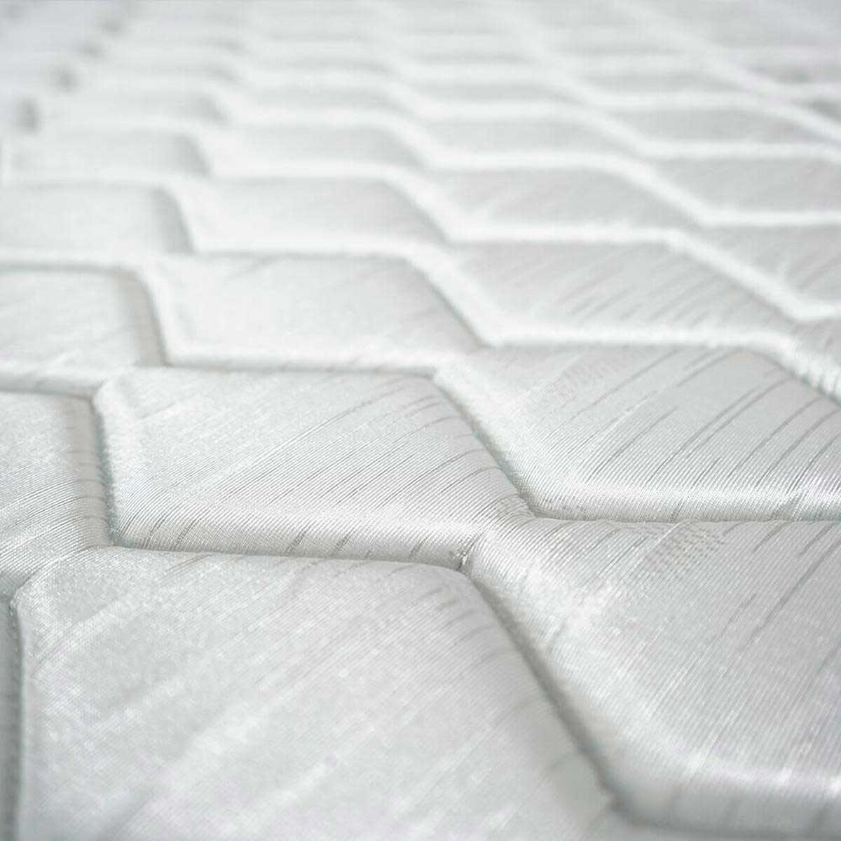 Cama Europea Celta 1,5 Plazas Alba White + Respaldo + Velador