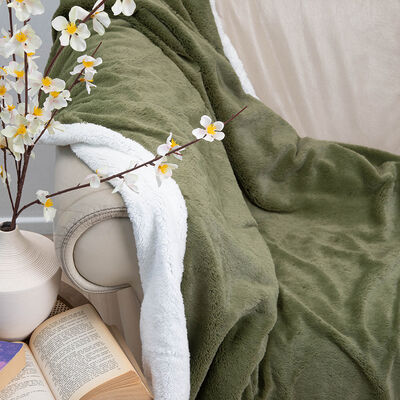 Imagen 1 del producto Manta de Poliéster Doral 127 x 152 cm Fluffy Verde