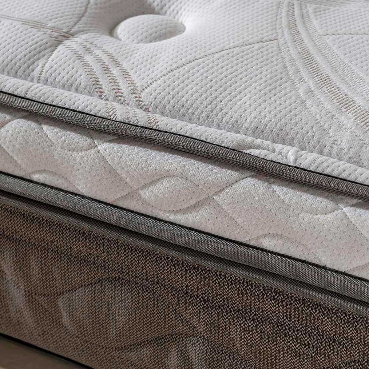 Cama Europea Rosen Base Dividida 2 Plazas Dolce + Respaldo + 2 Veladores