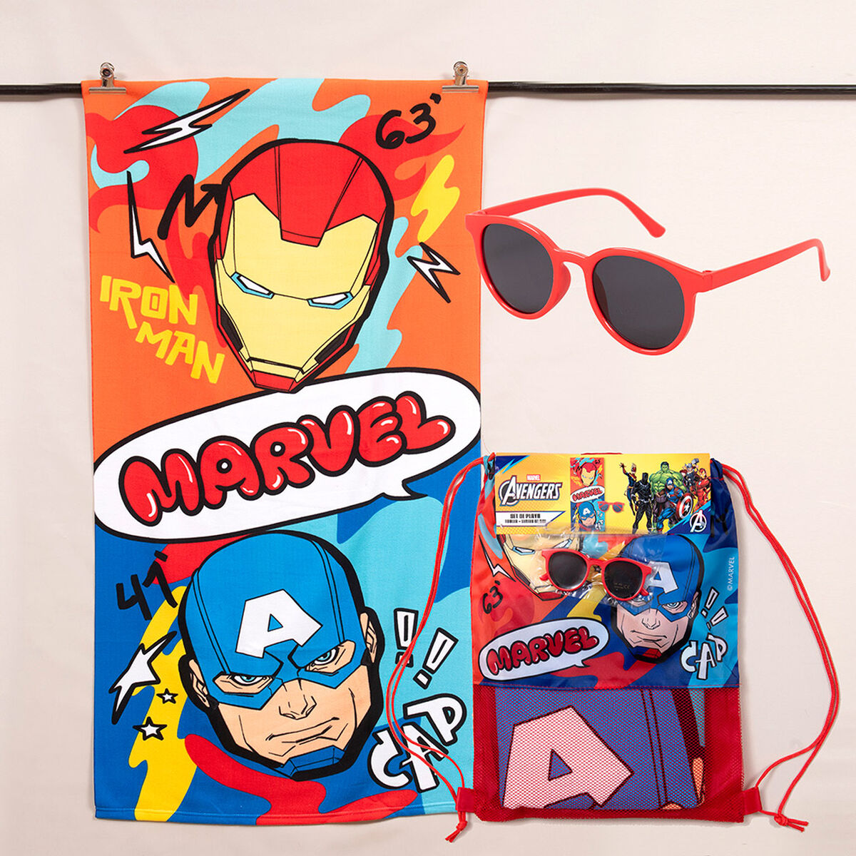 Toalla de Playa Avengers Rayo 70x140 cm + Lentes de Sol y Bolso