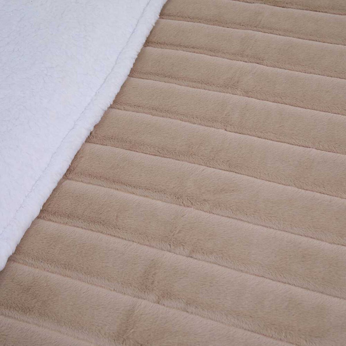 Frazada Poliéster Doral 2 Plazas Deluxe Beige