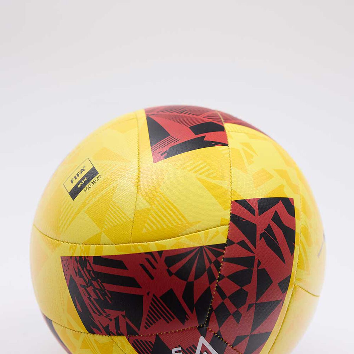 Bal&oacute;n F&uacute;tbol Umbro Neo Swerve