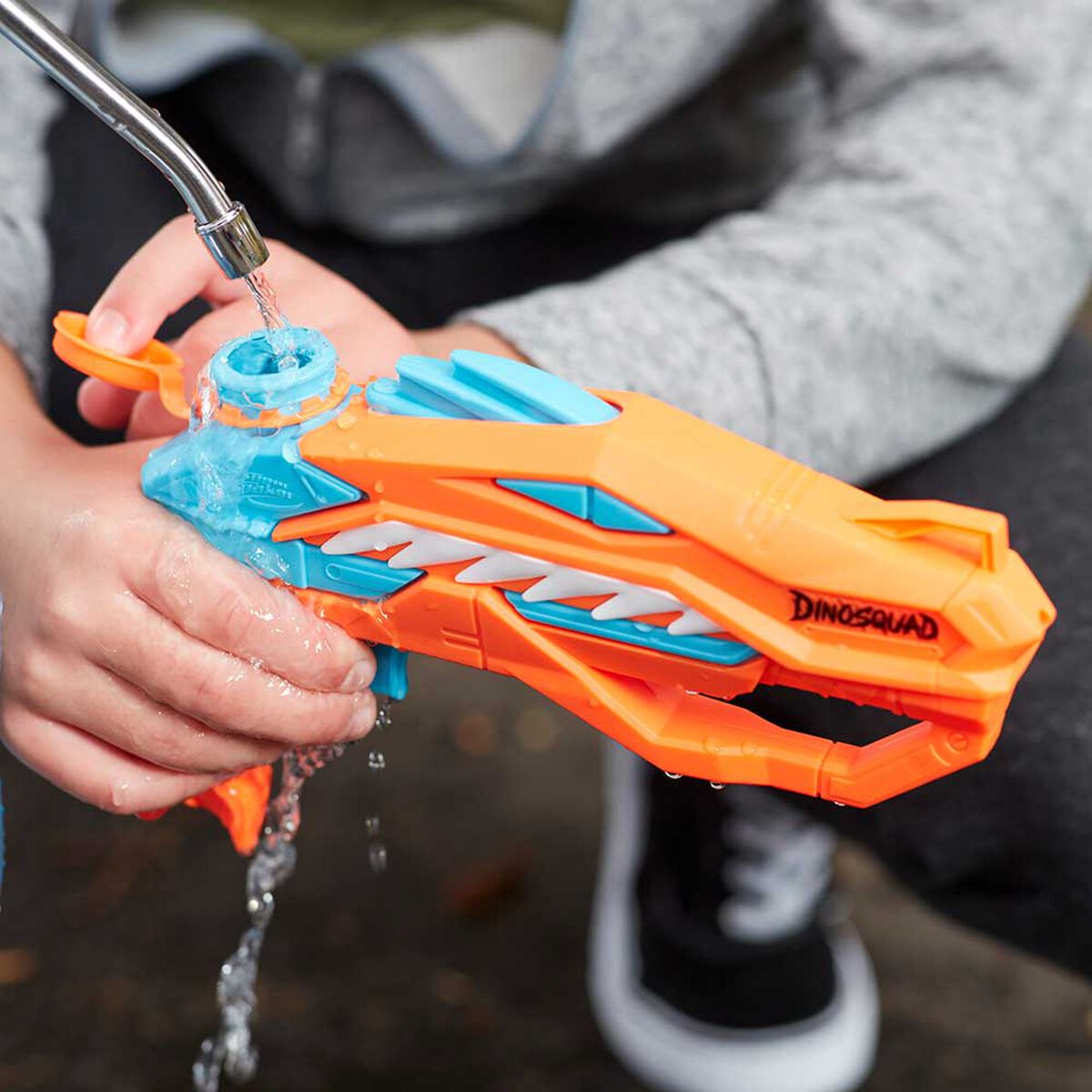Lanzador de Agua Super Soaker DinoSquad Raptor Surge