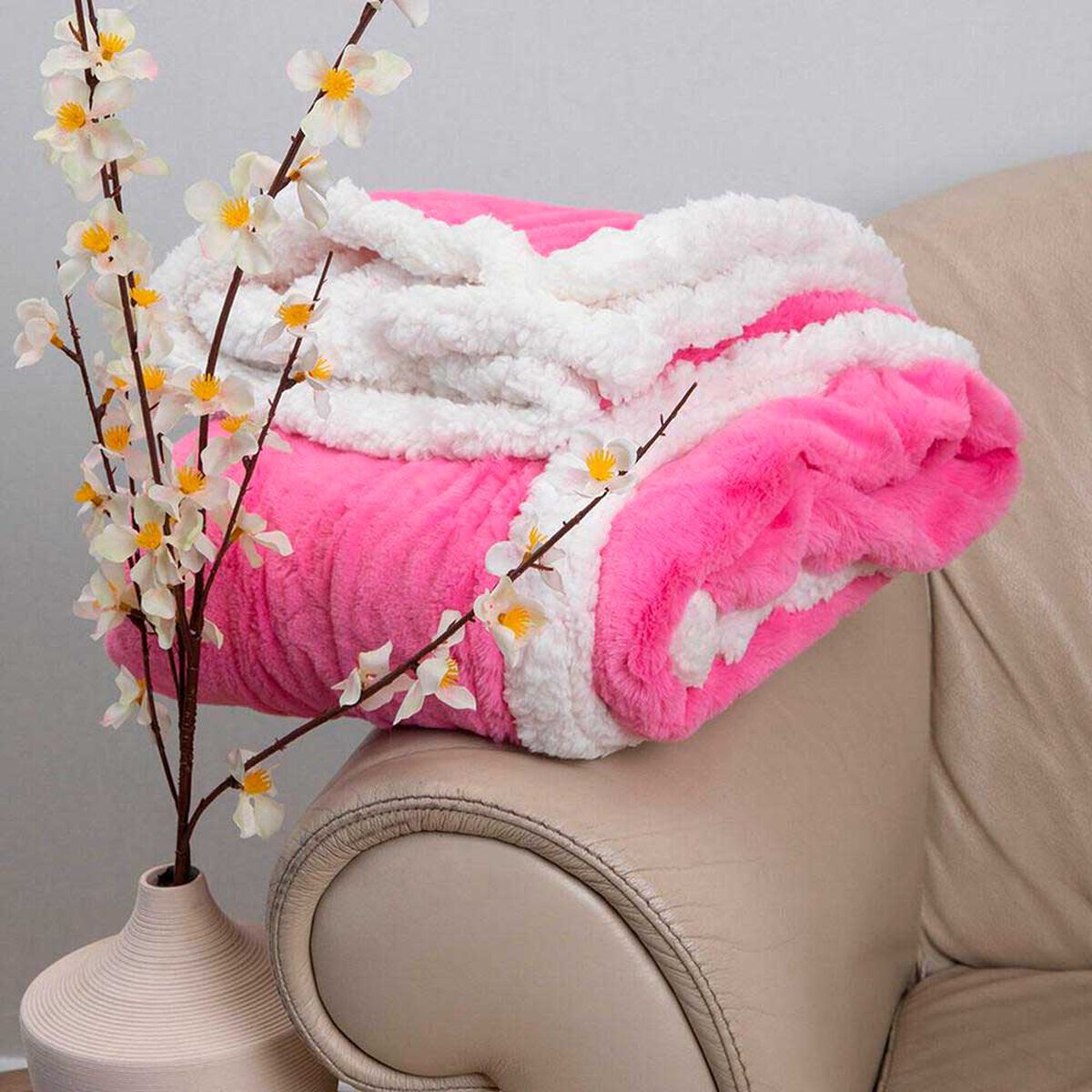 Manta de Poli&eacute;ster Doral 127 x 152 cm Fluffy Fucsia