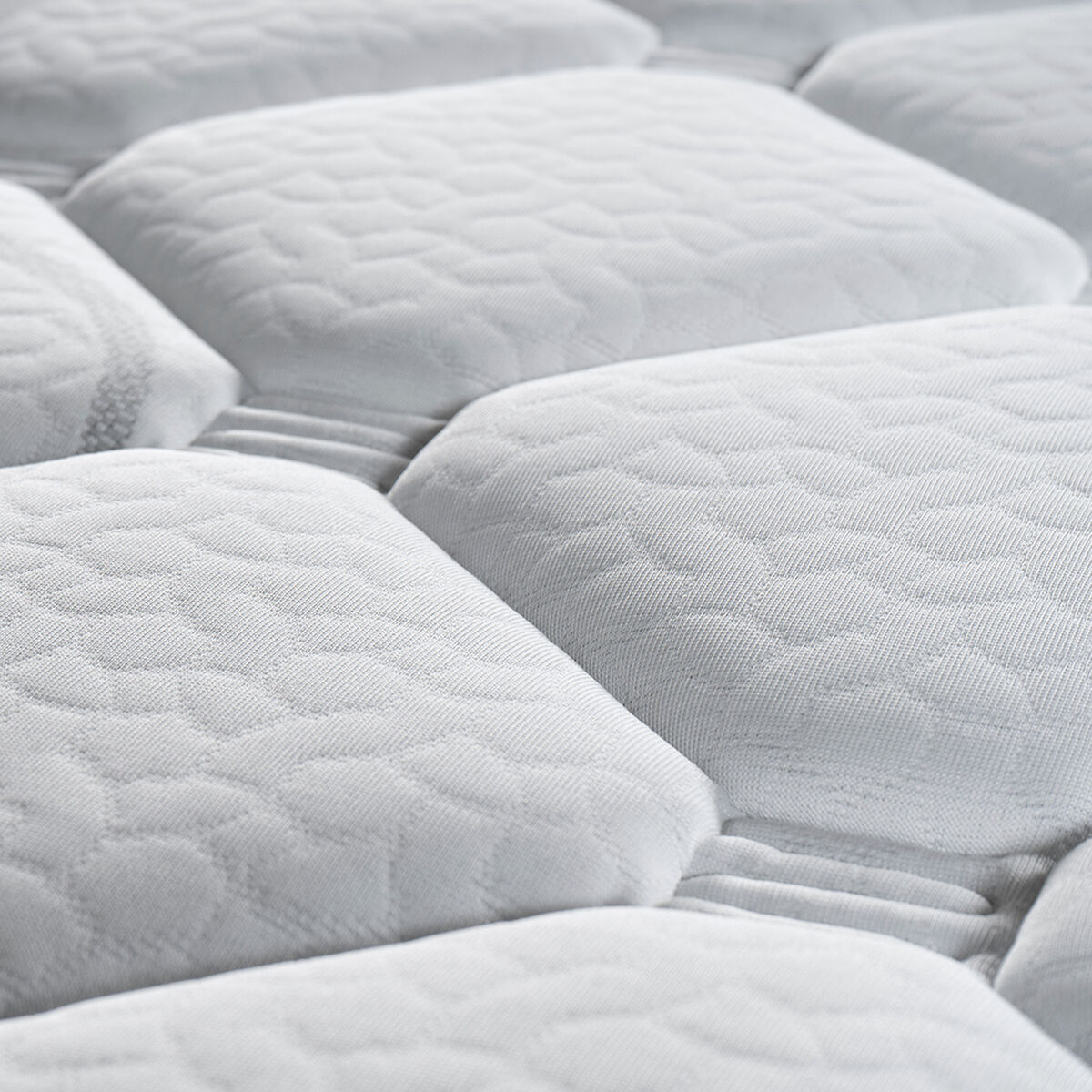 Cama Europea Celta Base Dividida King Black Soul + Respaldo Gijón Acolchado