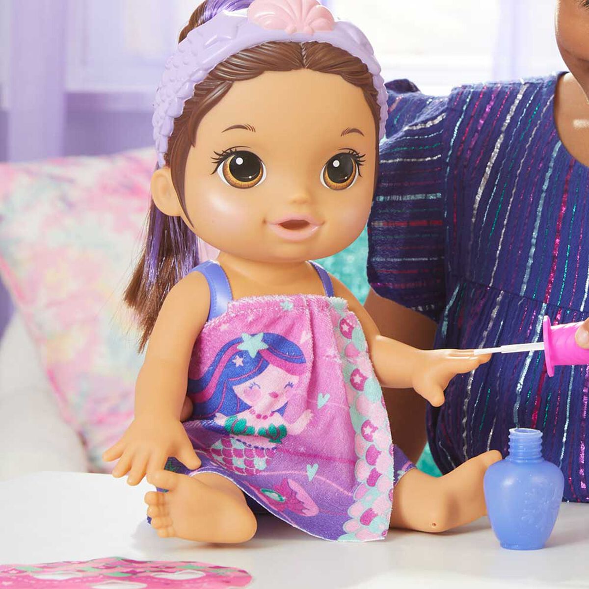 Muñeca Baby Alive Día Spa Sirena Cabello Castaña