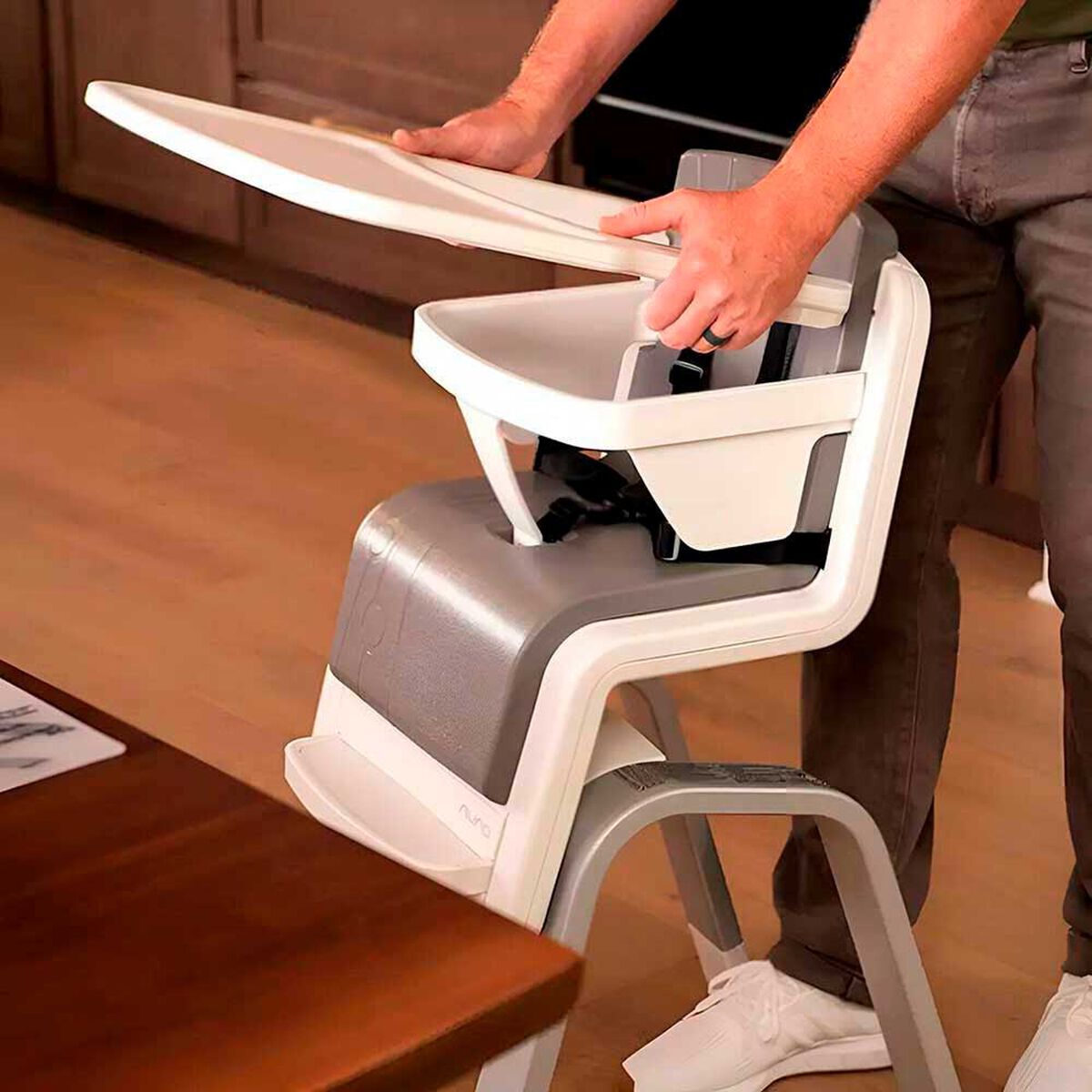 Silla de Comer Pewter Negra Nuna