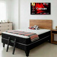 Combo Cama Europea Celta 1,5 Plaza Cádiz + Respaldo 1,5 Plazas + Velador Casanova Nogal + Cómoda Casanova Pisa 6 Cajones Nogal Off White + Set Textiles Casanova 1,5 Plazas + 1 Almohada + Smart TV LED 32"" Caixun HD Google TV C32V1HG + Soporte de Pared Fijo Fiddler MV301S