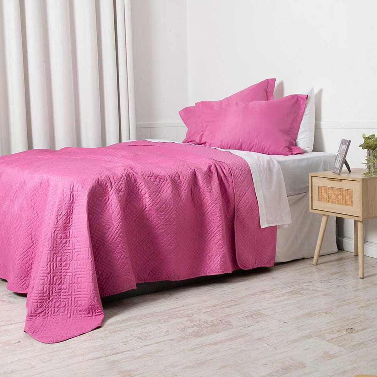 Cubrecama Mashini 2 Plazas Liso Fucsia