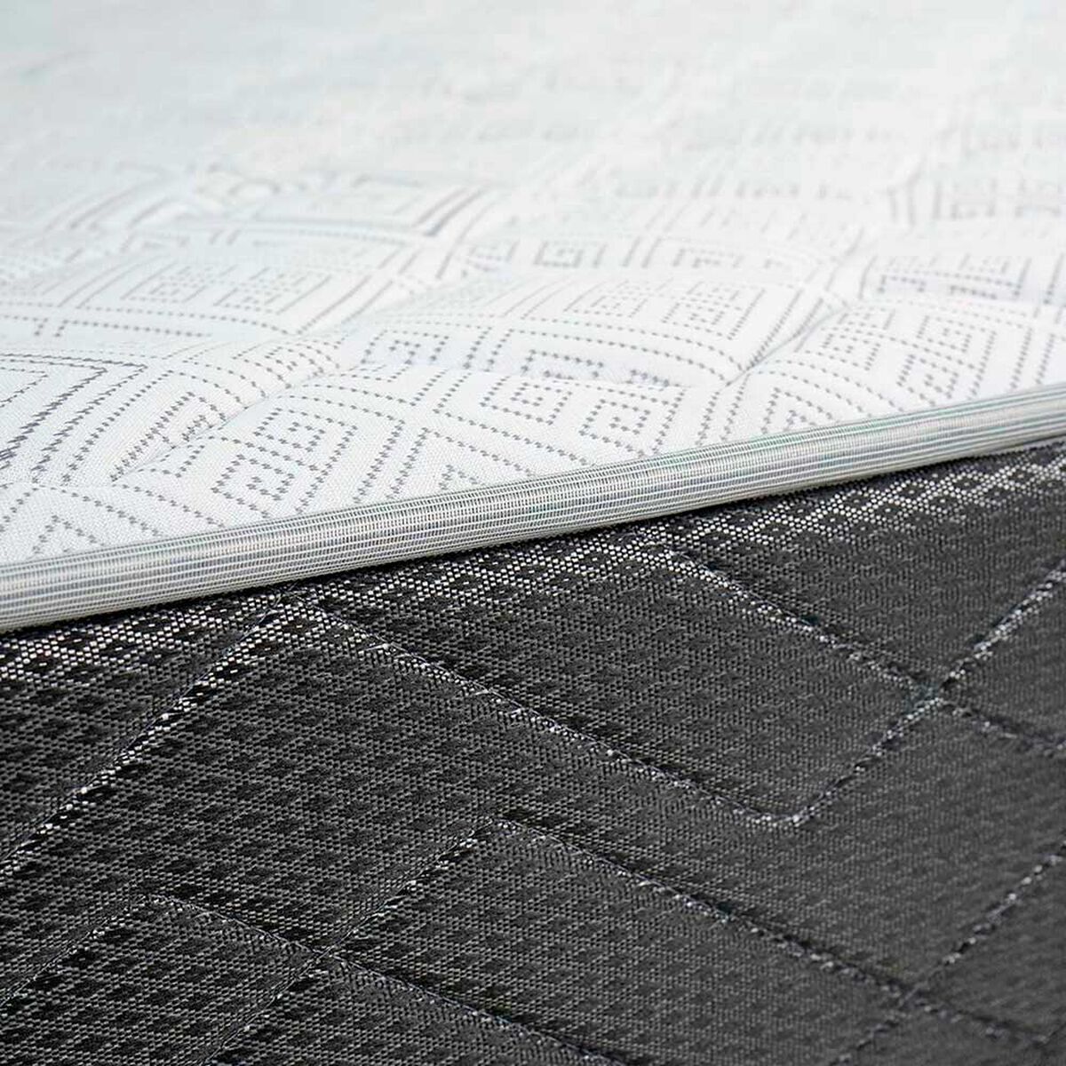 Cama Europea Celta 2 Plazas Alba White + Respaldo + 2 Veladores