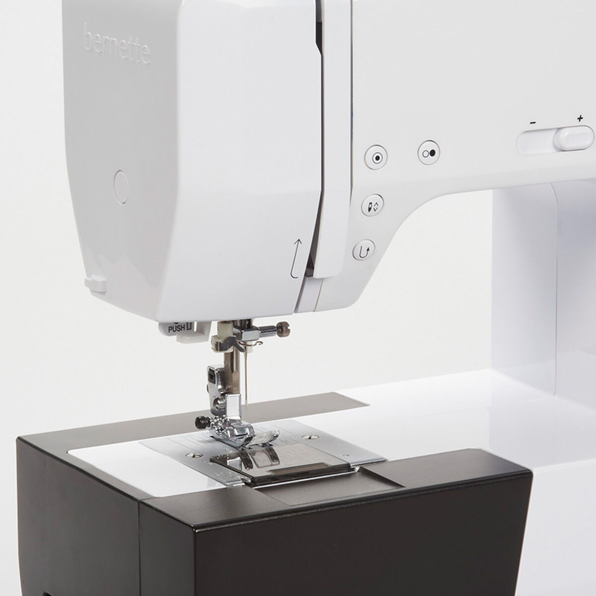 Máquina de Coser Bernette London 8