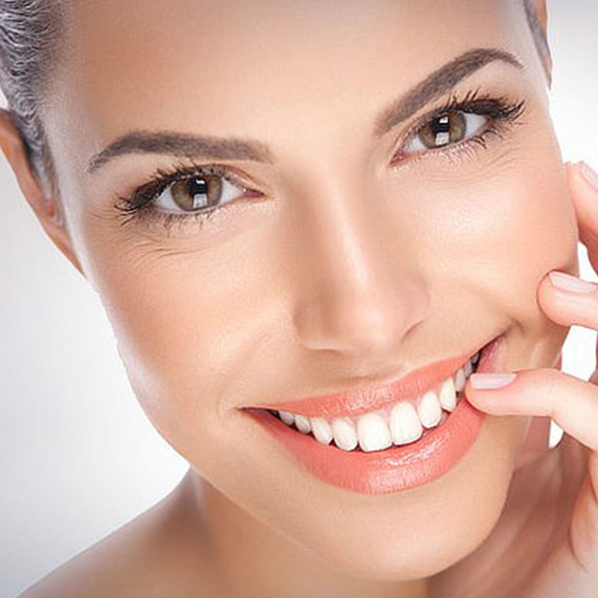 Limpieza dental + destartraje + profilaxis en Clínica Porto Salud