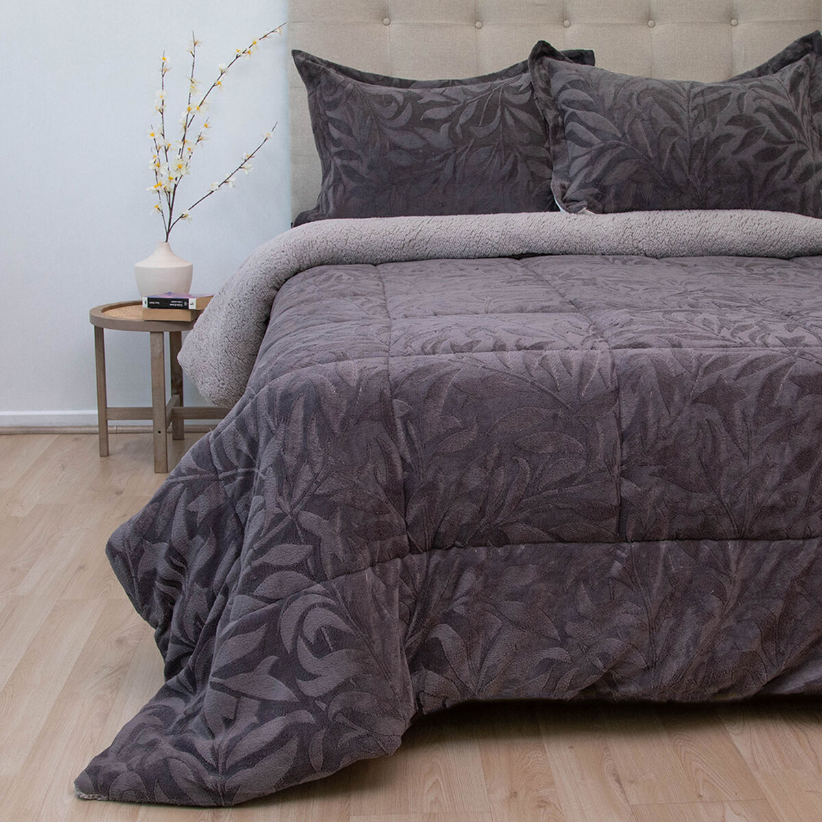 Cubrecama Doral Super King Gris Outboss Sherpa