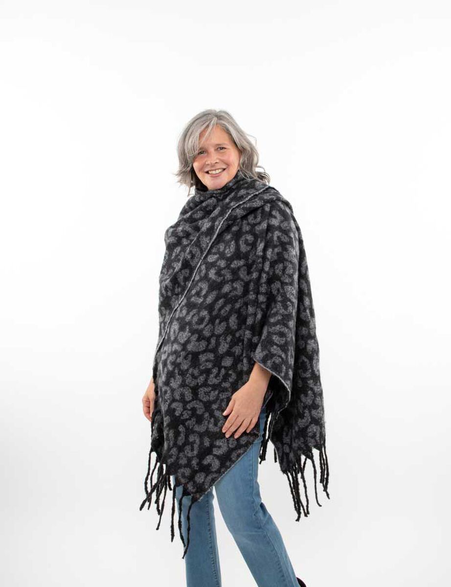 Ruana Animal Print Mujer Bside