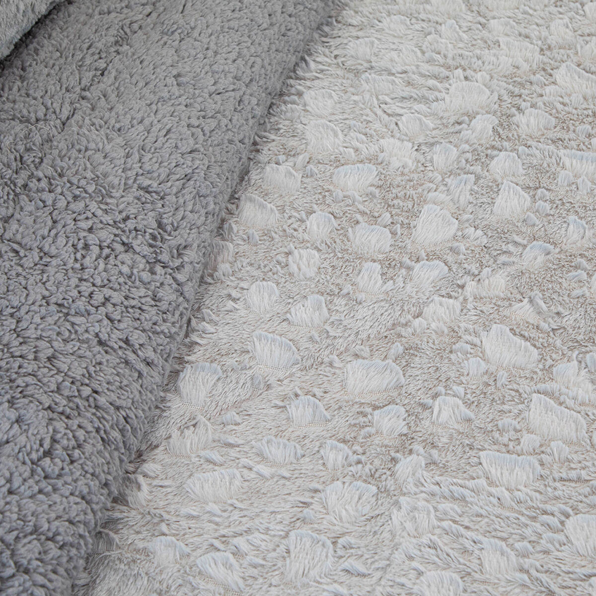 Cubrecama Doral King Gris Senses