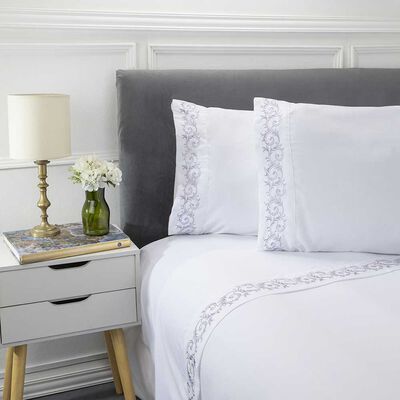 Imagen 2 del producto Juego de Sábanas Bordada Dreams King Liso Blanco