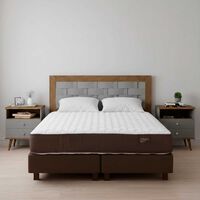 Combo Cama Europea Rosen Base Dividida 2 Plazas Ergo T + Respaldo + 2 Veladores Dreams 2 Plazas Treliza Gris + Pack Almohadas Celta Imperial Soft Blanco 65 x 45 cm