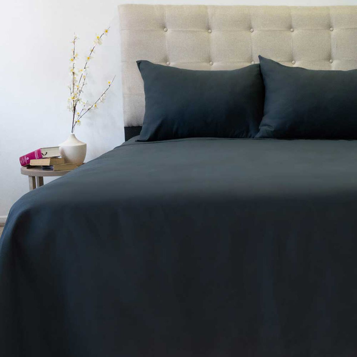 Juego de S&aacute;banas Doral King Lisas 210 Hilos Negro