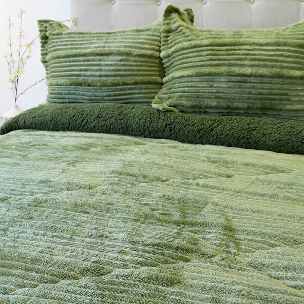 Cubrecama Doral Super King Touch Nebula Sherpa Verde