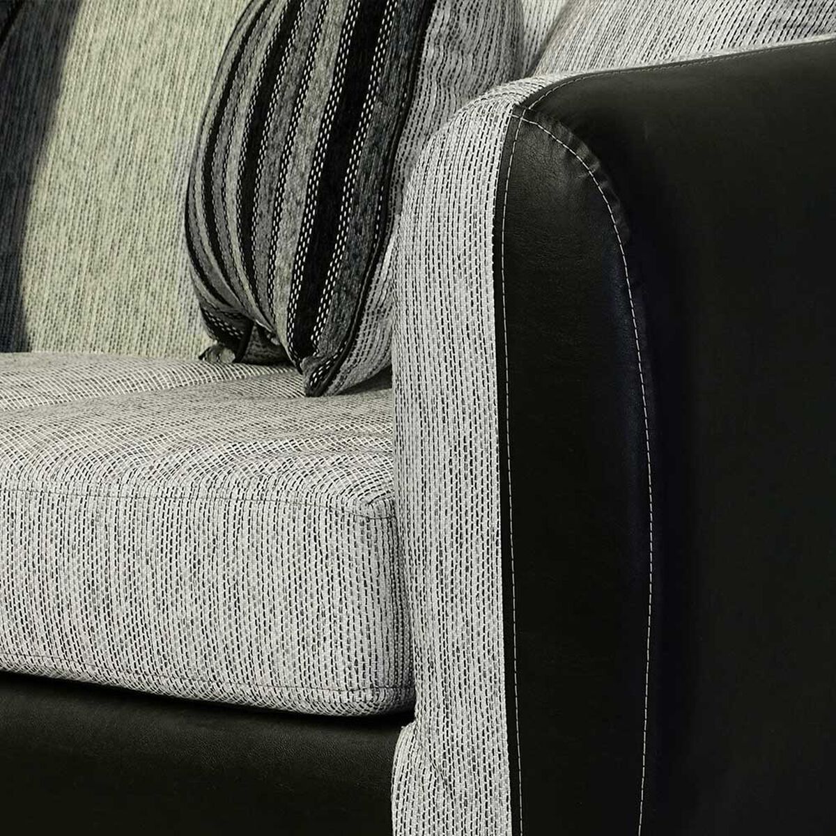 Juego de Living Elegant Detail Oklahoma Sof&aacute; 2 Cuerpos + Dos Sillones 1 Cuerpo Gris Plata