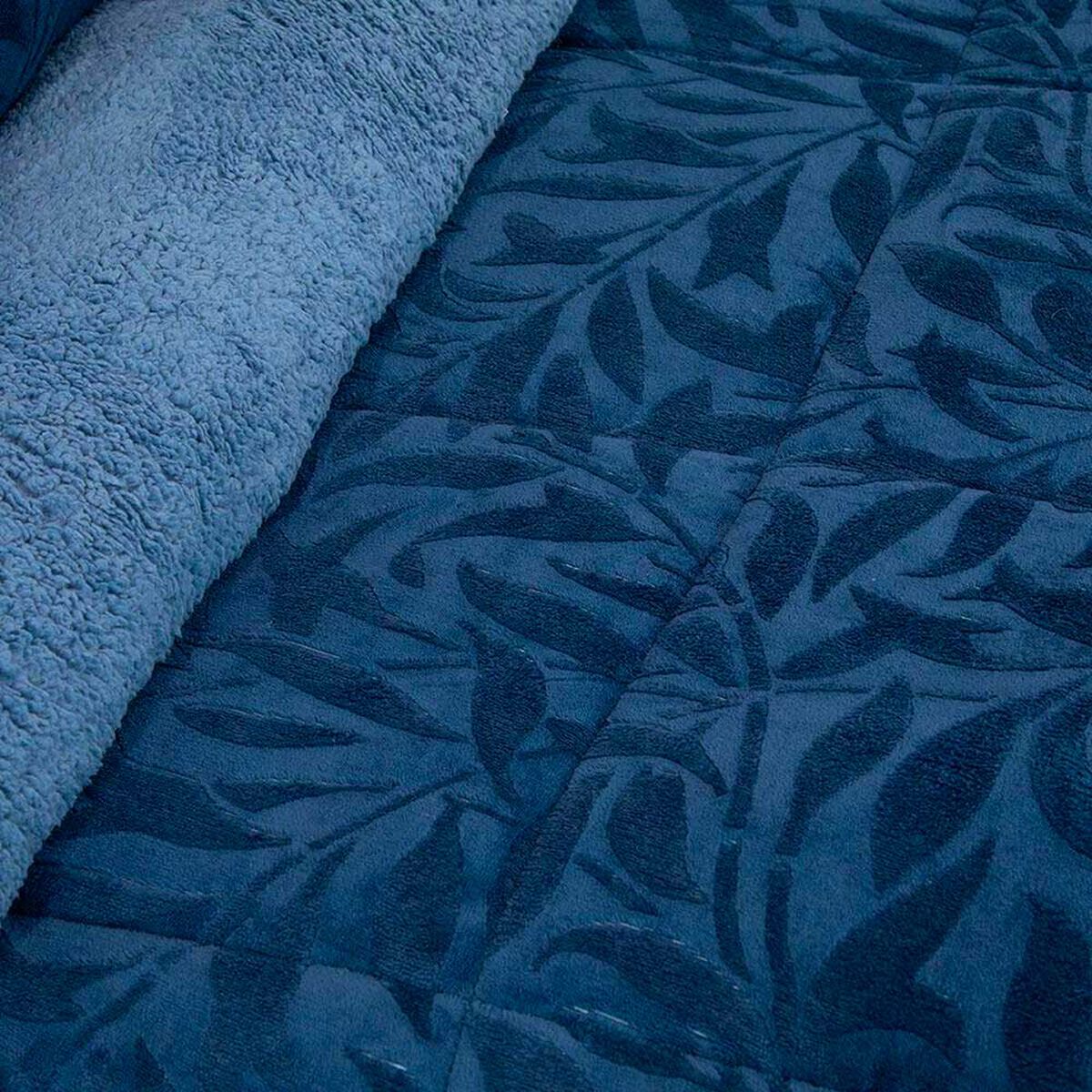 Cubrecama Doral Super King Azul Outboss Sherpa