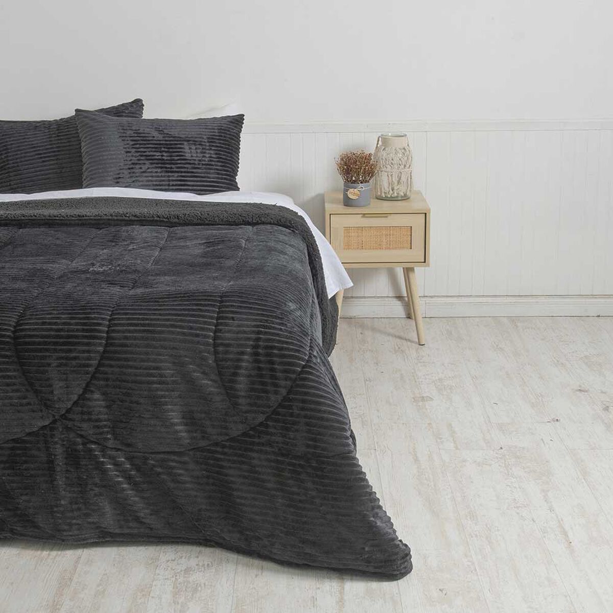 Plumón Corduroy Coral Sherpa Mashini 2 Plazas Liso Negro