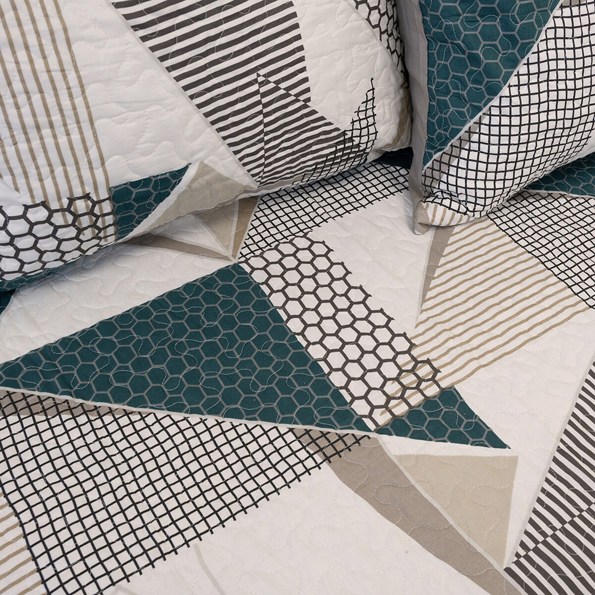 Quilt Doral 2 Plazas Stitchy Aristas