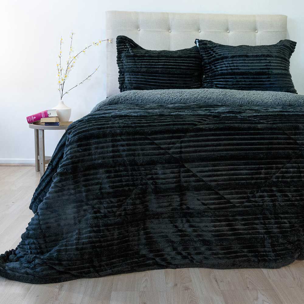 Cubrecama Doral Super King Touch Nebula Sherpa Negro