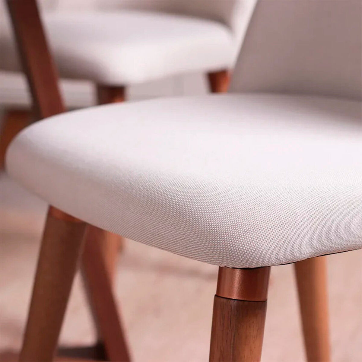 Juego de Comedor Decocasa Bennet Redondo 4 Sillas Beige