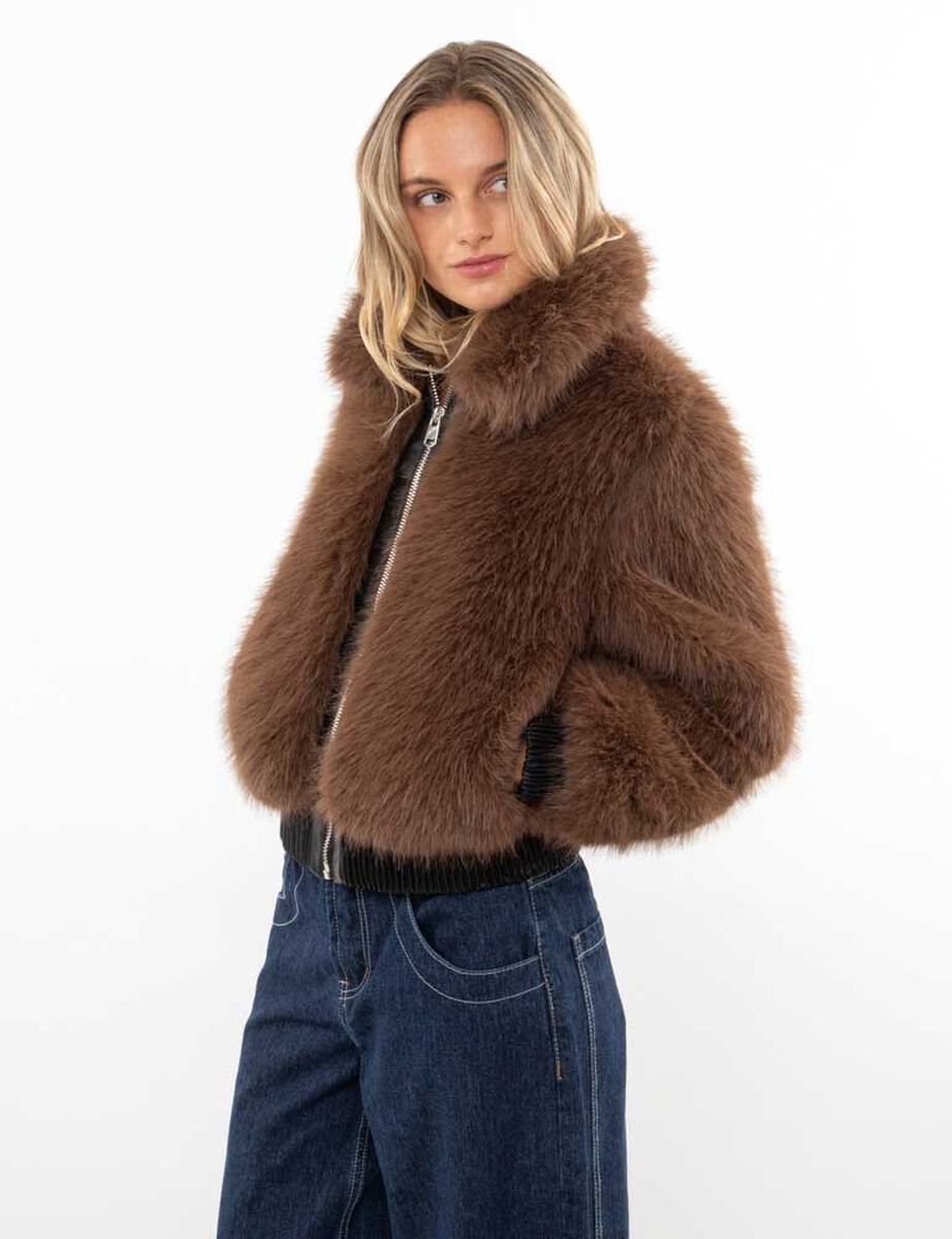 Chaqueta Crop Peluda Mujer Icono