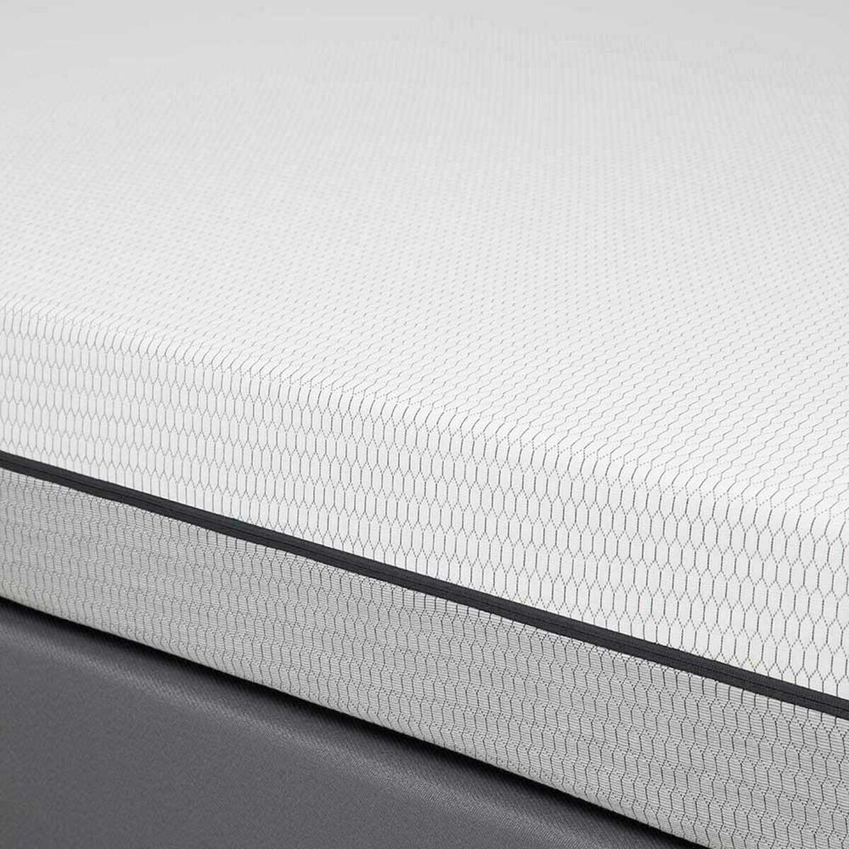 Cama Europea Rosen Base Dividida 2 Plazas Pratta + Respaldo + 2 Veladores Ferrera