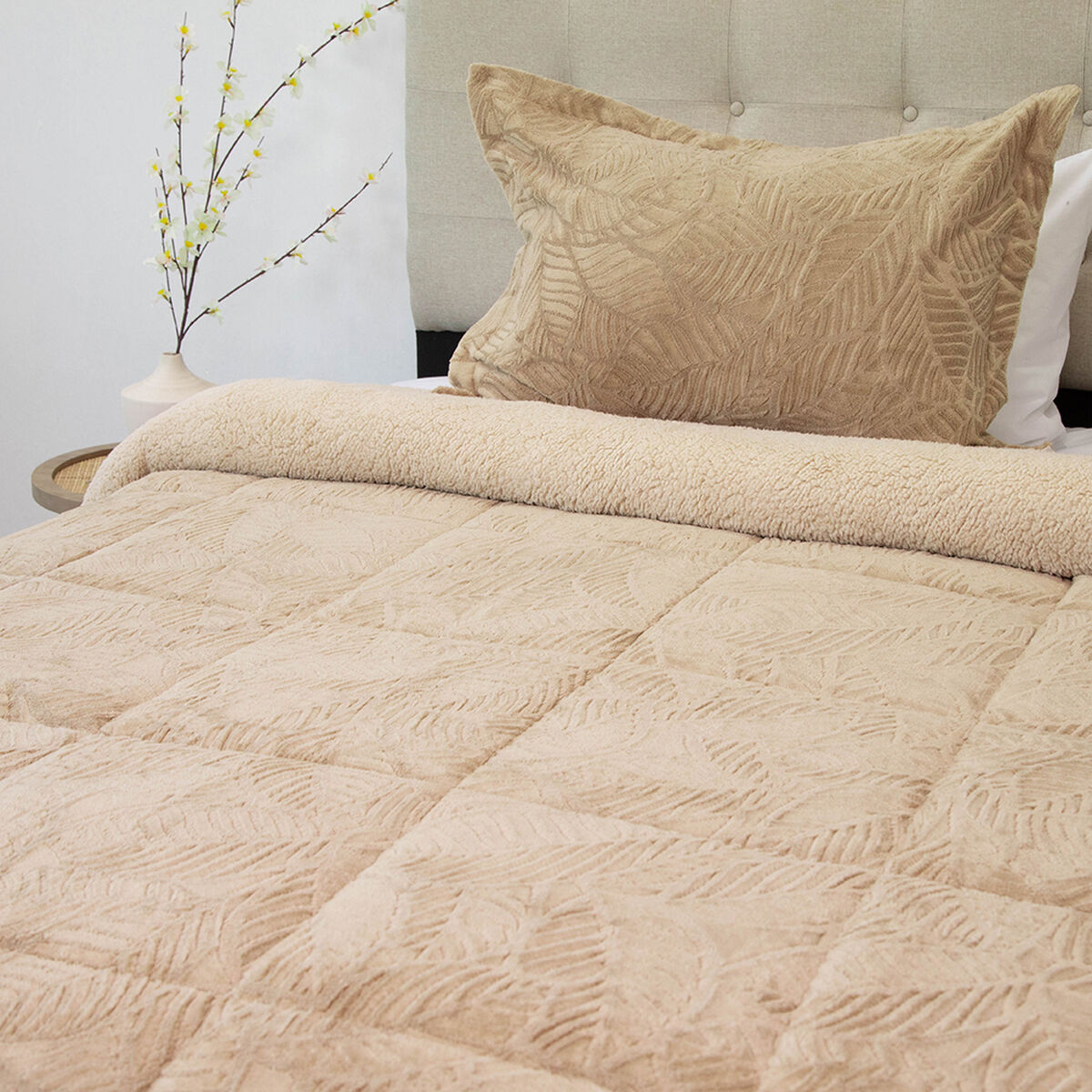 Cubrecama Doral 1,5 Plazas Beige Outboss Sherpa