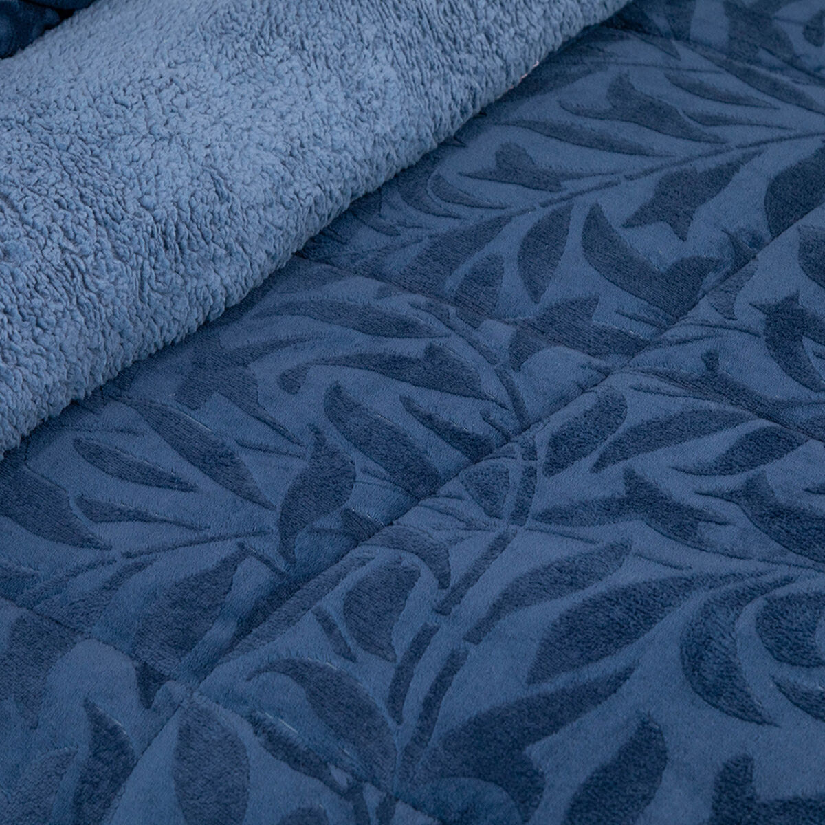 Cubrecama Doral 1,5 Plazas Azul Outboss Sherpa