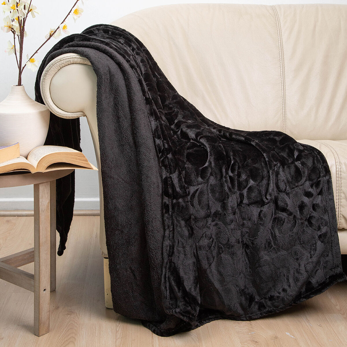 Manta de Poliéster Doral 127 x 152 cm Outboss Negro