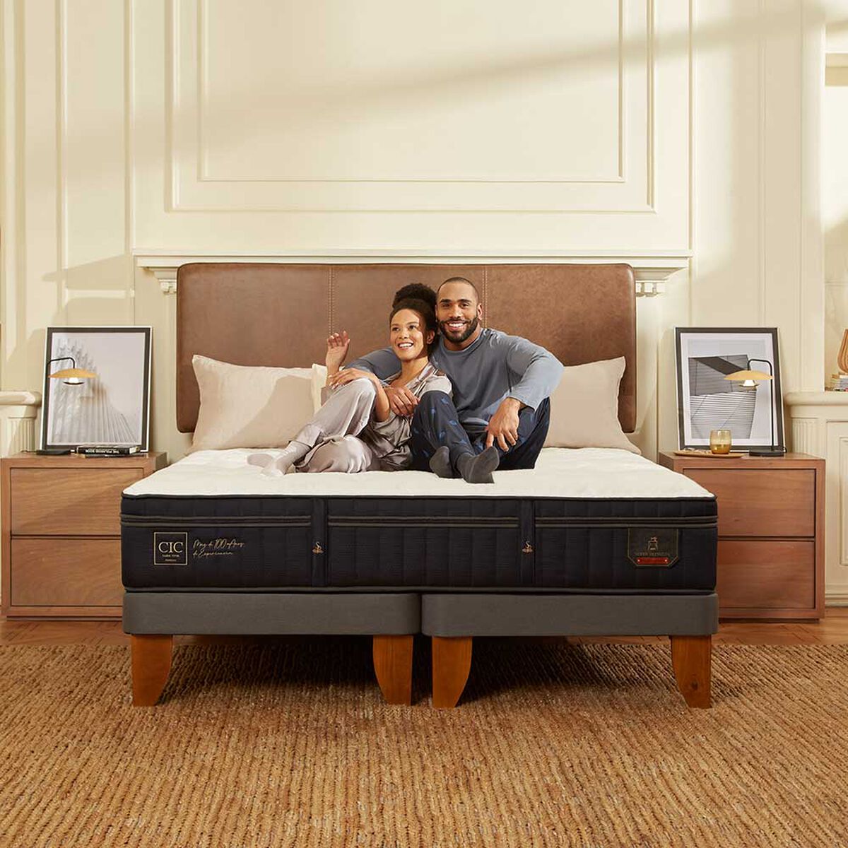 Cama Europea CIC Base Dividida 2 Plazas Súper Premium + Respaldo + 2 Veladores Torino